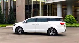 8 seat car rental service